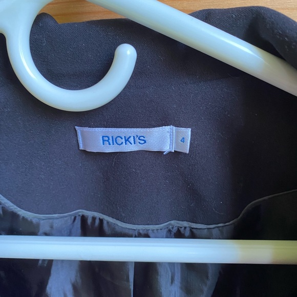 Blazer - Picture 2 of 2